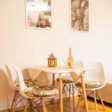 Aleksandrzak Homestay *