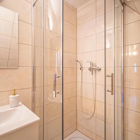 Aleksandrzak-apart Apartment